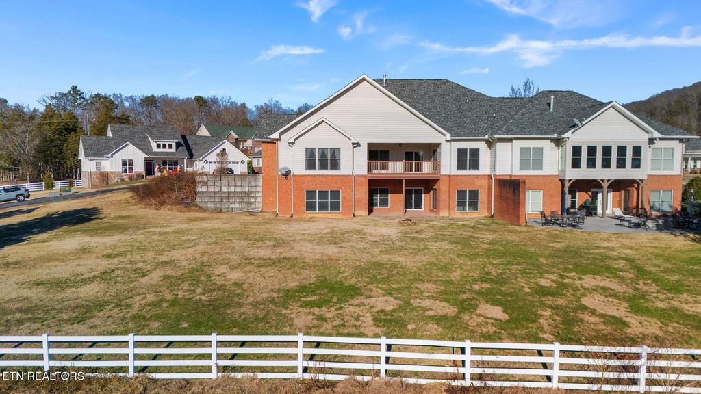 Photo of 1811 Jordans Creek Way, Sevierville, TN 37876 (MLS # 1324195)