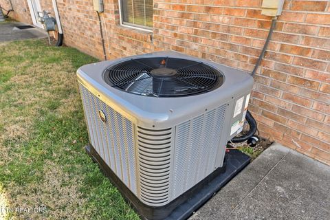 Tiny photo for 2440 Chastity Way, Knoxville, TN 37909 (MLS # 1327138)