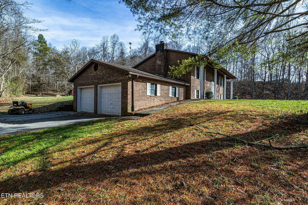 Photo of 2313 Hall Rd, Dandridge, TN 37725 (MLS # 1285061)