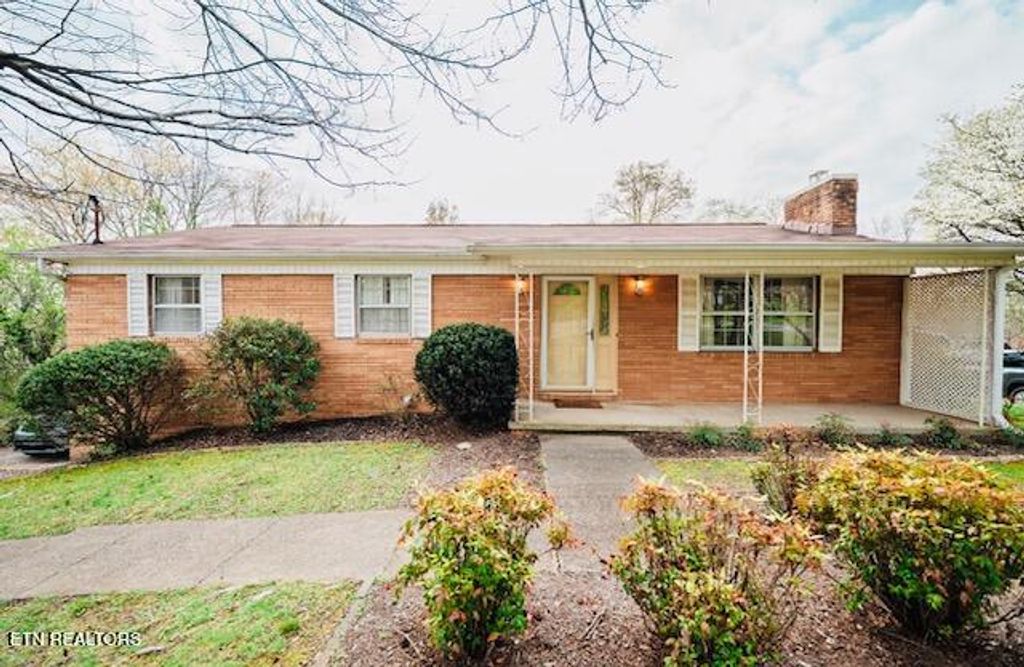 Photo of 128 Westwood Drive Drive, Clinton, TN 37716 (MLS # 1295785)