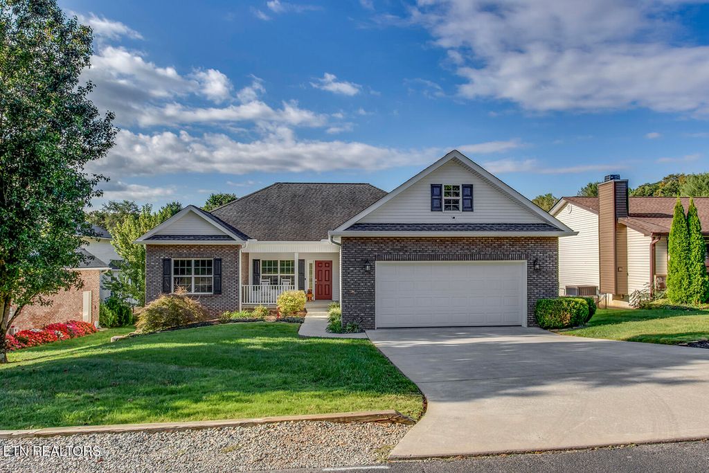 Photo of 134 Daleyuhski Way, Loudon, TN 37774 (MLS # 1318393)