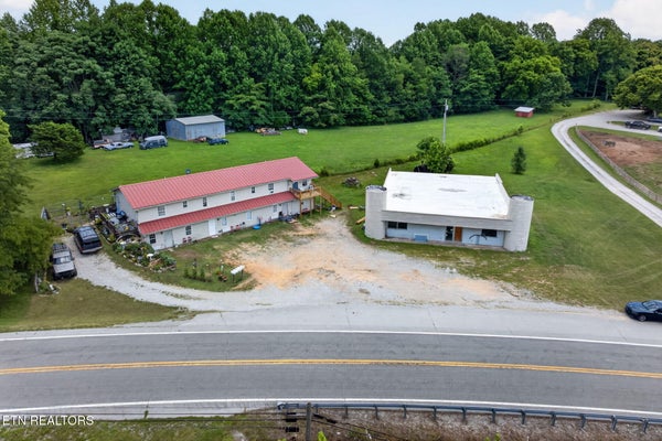 11279 NASHVILLE HWY, BAXTER, TN 38544 - Image d3e90f024e4ae26a9dafd620a48ff398/3353694705