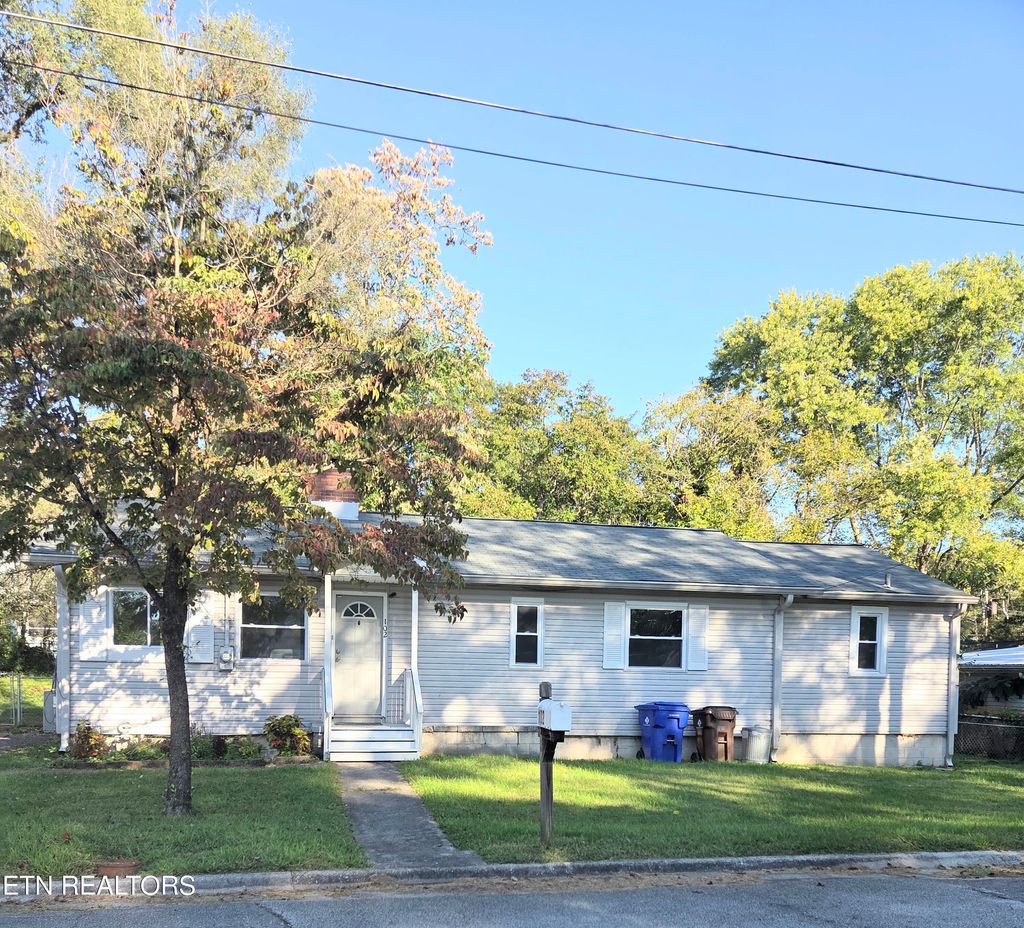 Photo of 102 Nesper Rd, Oak Ridge, TN 37830 (MLS # 1318943)