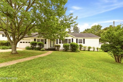 Photo of 505 Ridgeview Drive, Clinton, TN 37716 (MLS # 1342482)