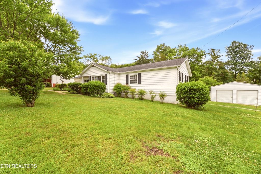Photo of 505 Ridgeview Drive, Clinton, TN 37716 (MLS # 1342482)
