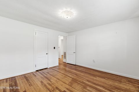 Tiny photo for 505 Ridgeview Drive, Clinton, TN 37716 (MLS # 1342482)