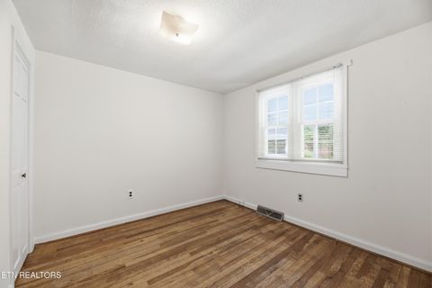 Tiny photo for 505 Ridgeview Drive, Clinton, TN 37716 (MLS # 1342482)