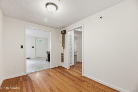 Tiny photo for 505 Ridgeview Drive, Clinton, TN 37716 (MLS # 1342482)