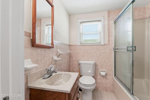 Tiny photo for 505 Ridgeview Drive, Clinton, TN 37716 (MLS # 1342482)