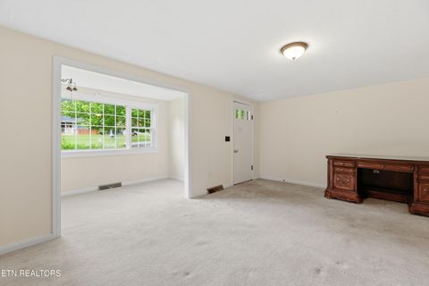 Tiny photo for 505 Ridgeview Drive, Clinton, TN 37716 (MLS # 1342482)