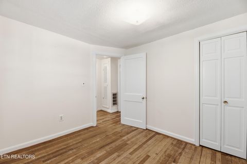 Tiny photo for 505 Ridgeview Drive, Clinton, TN 37716 (MLS # 1342482)