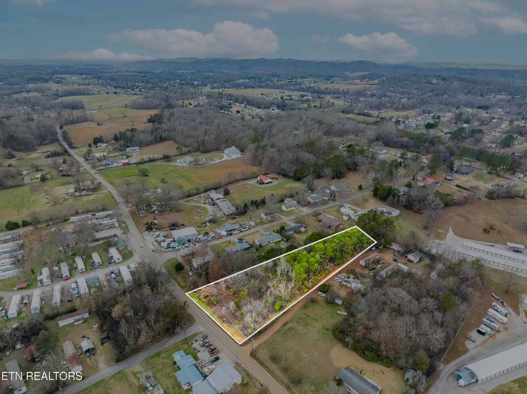 Photo of 814 Maryville Hwy Hwy, Seymour, TN 37865 (MLS # 1324013)