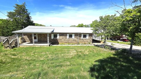 Photo of 2150 Pinecrest Circle, Lenoir City, TN 37772 (MLS # 1337727)