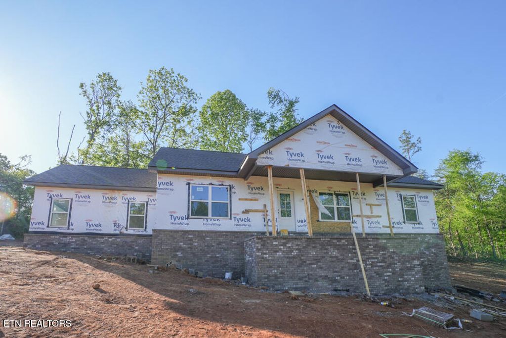 Photo of 844 Pinebrooke Drive, Maryville, TN 37801 (MLS # 1337789)