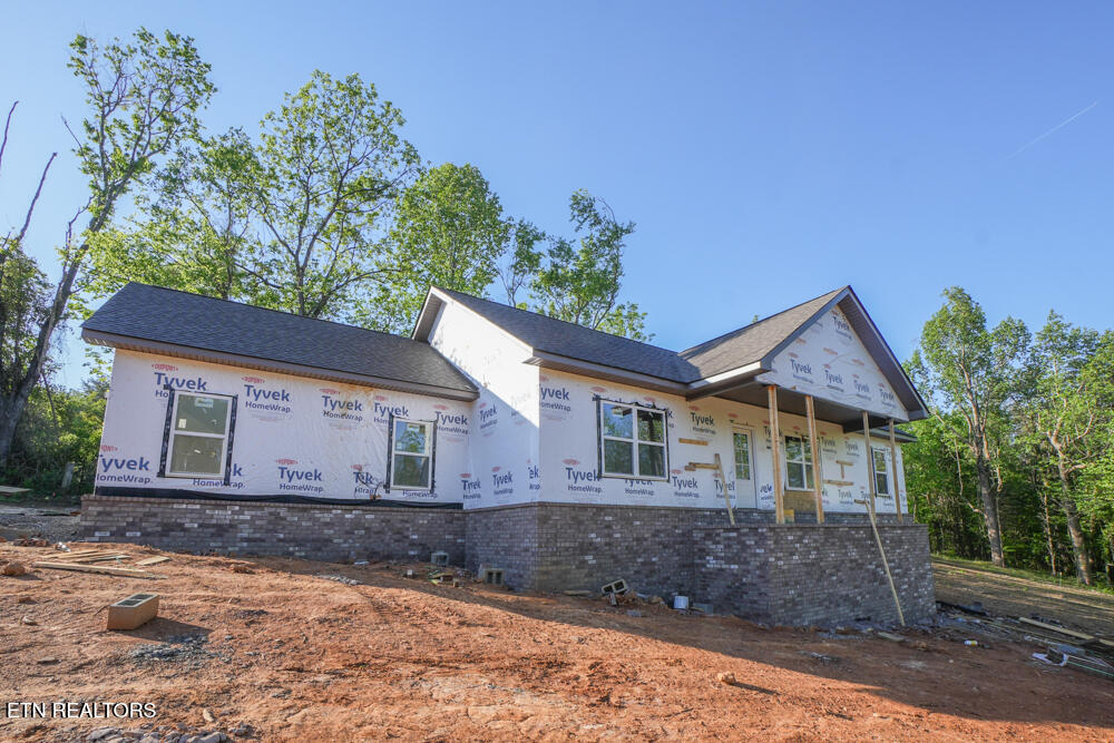 844 Pinebrooke Drive