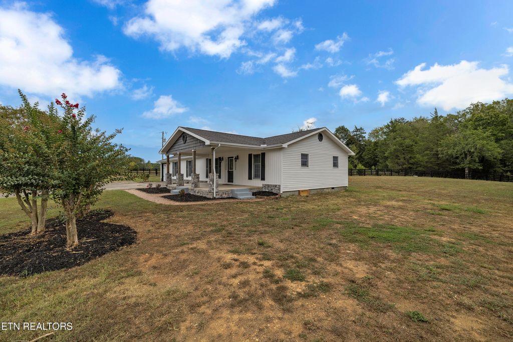 Photo of 176 Gudger Rd, Madisonville, TN 37354 (MLS # 1324014)