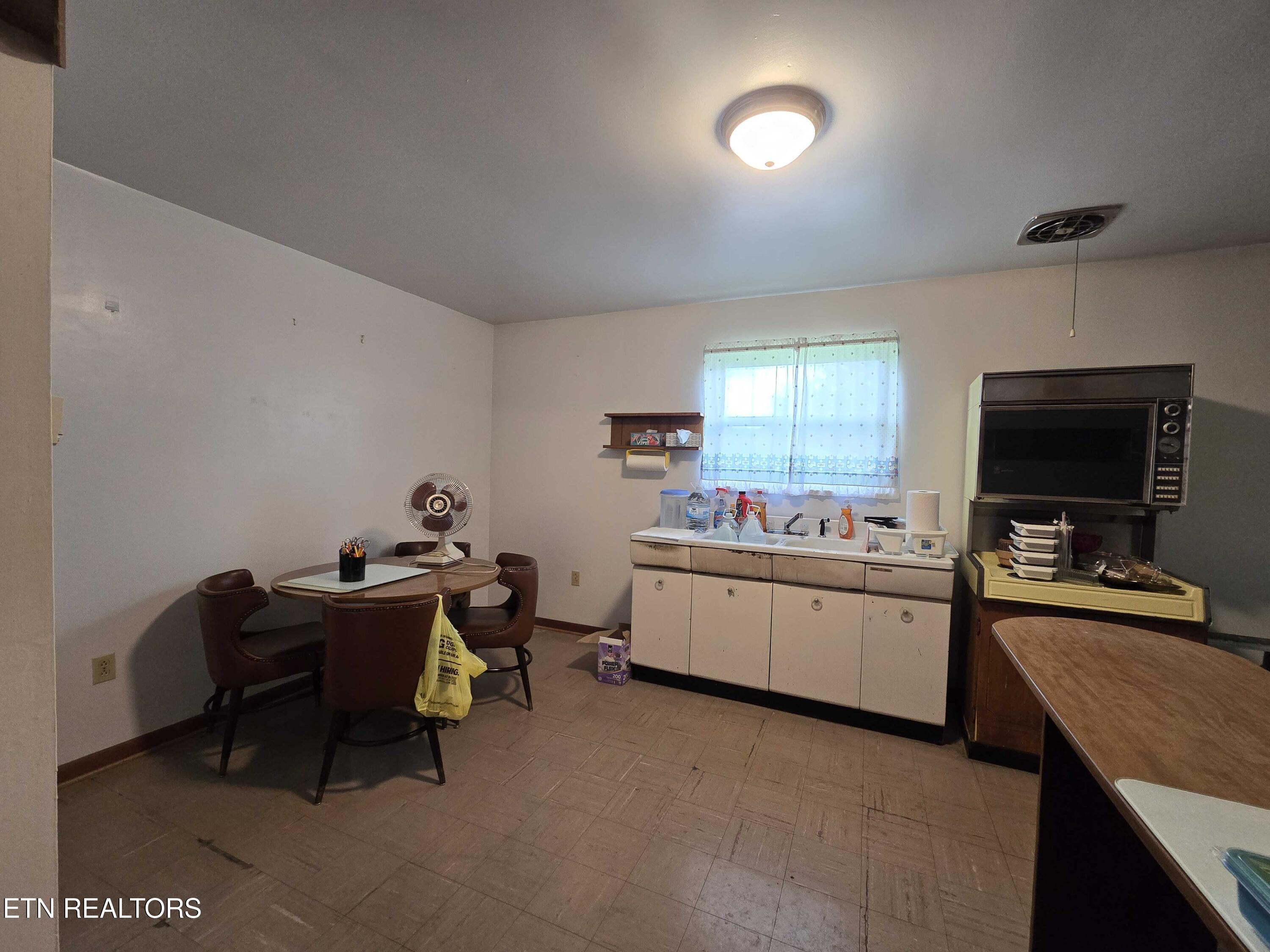 382 Meadow Branch Rd
