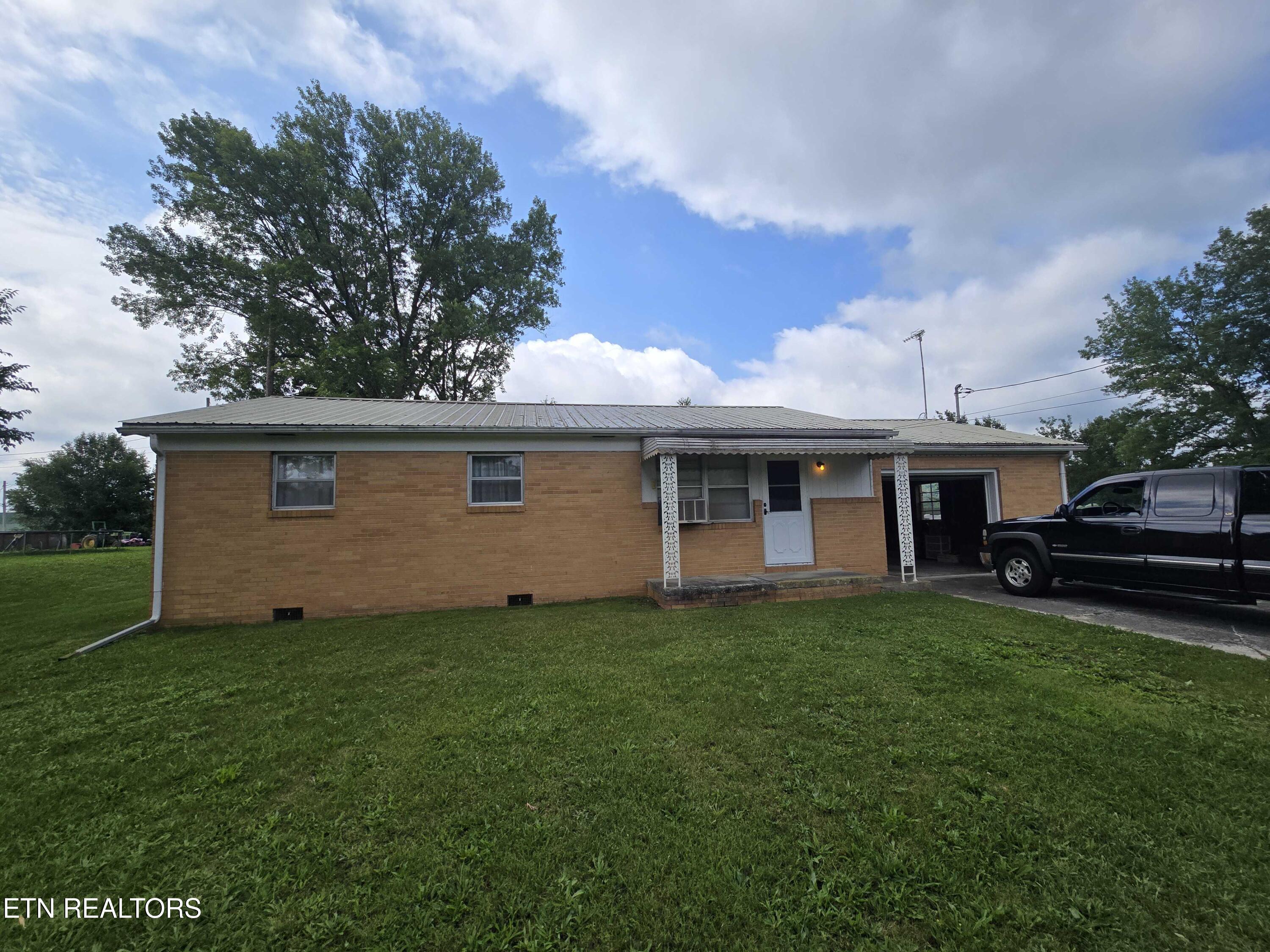 382 Meadow Branch Rd