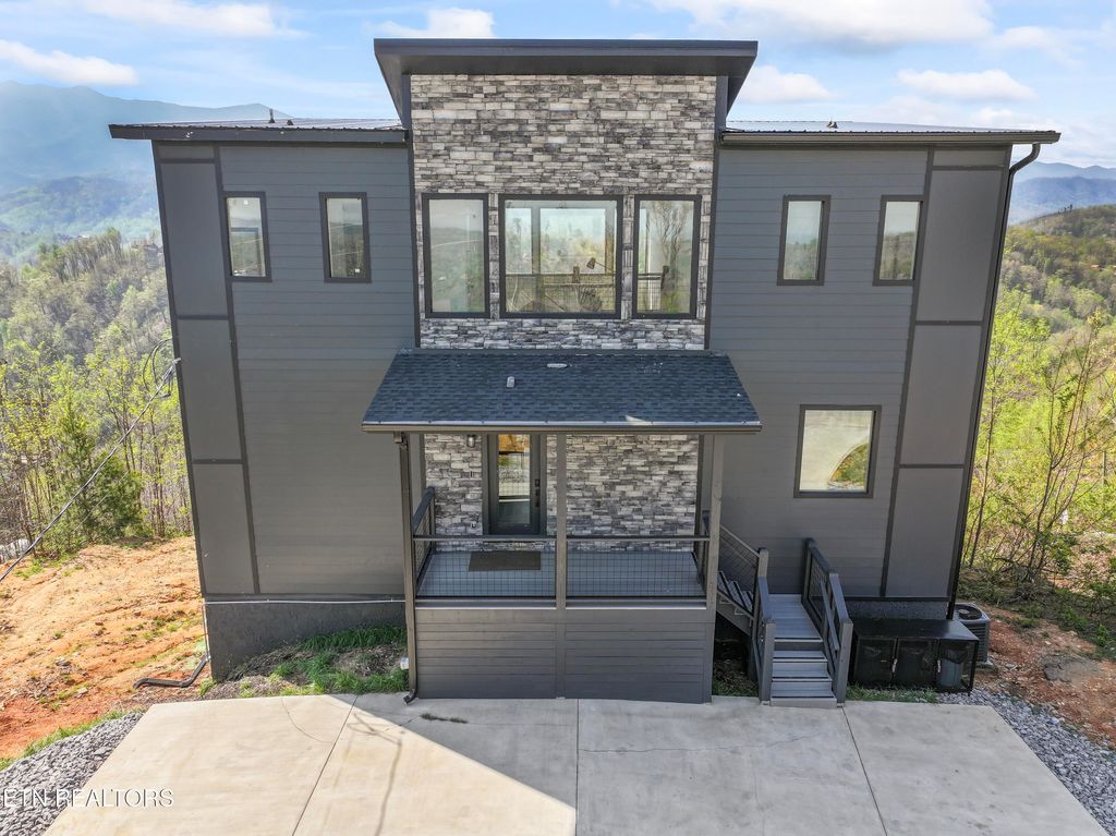 Photo of 896 Chalet Village Blvd Blvd, Gatlinburg, TN 37738 (MLS # 1297528)