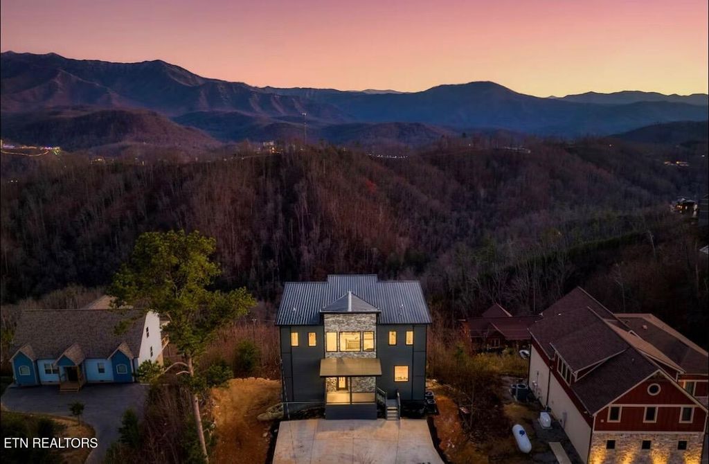 Photo of 896 Chalet Village Blvd Blvd, Gatlinburg, TN 37738 (MLS # 1297528)