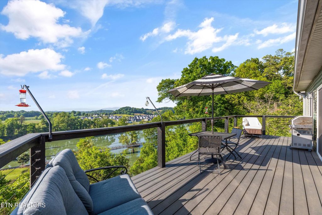 Photo of 9828 Kodak Rd, Kodak, TN 37764 (MLS # 1335092)