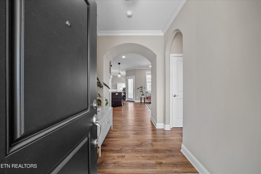 Photo of 505 Chestnut Place, Loudon, TN 37774 (MLS # 1327345)