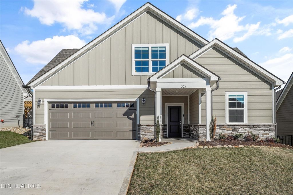 Photo of 505 Chestnut Place, Loudon, TN 37774 (MLS # 1327345)