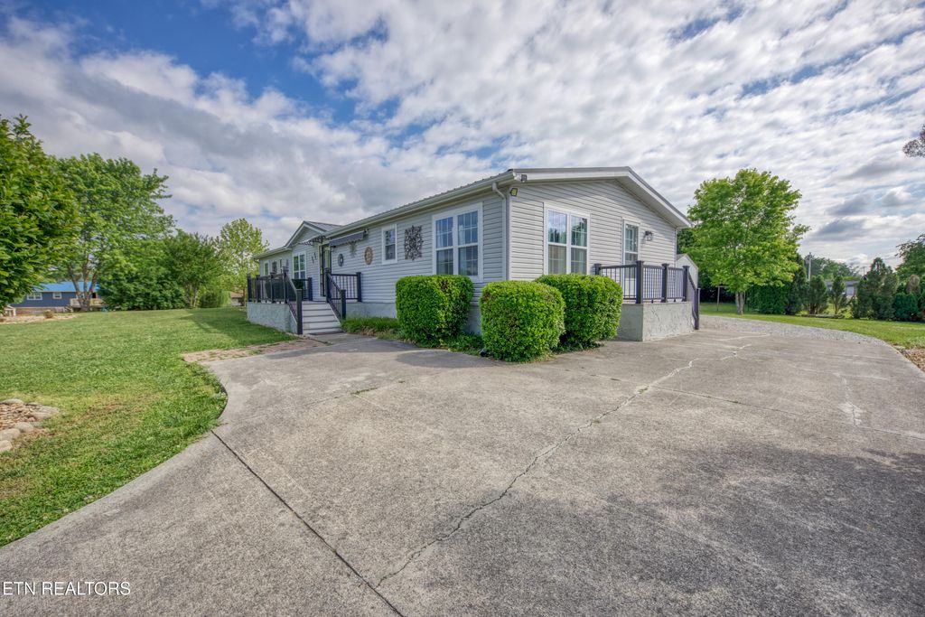 Photo of 1112 Oakes Vista Lane, Seymour, TN 37865 (MLS # 1339194)