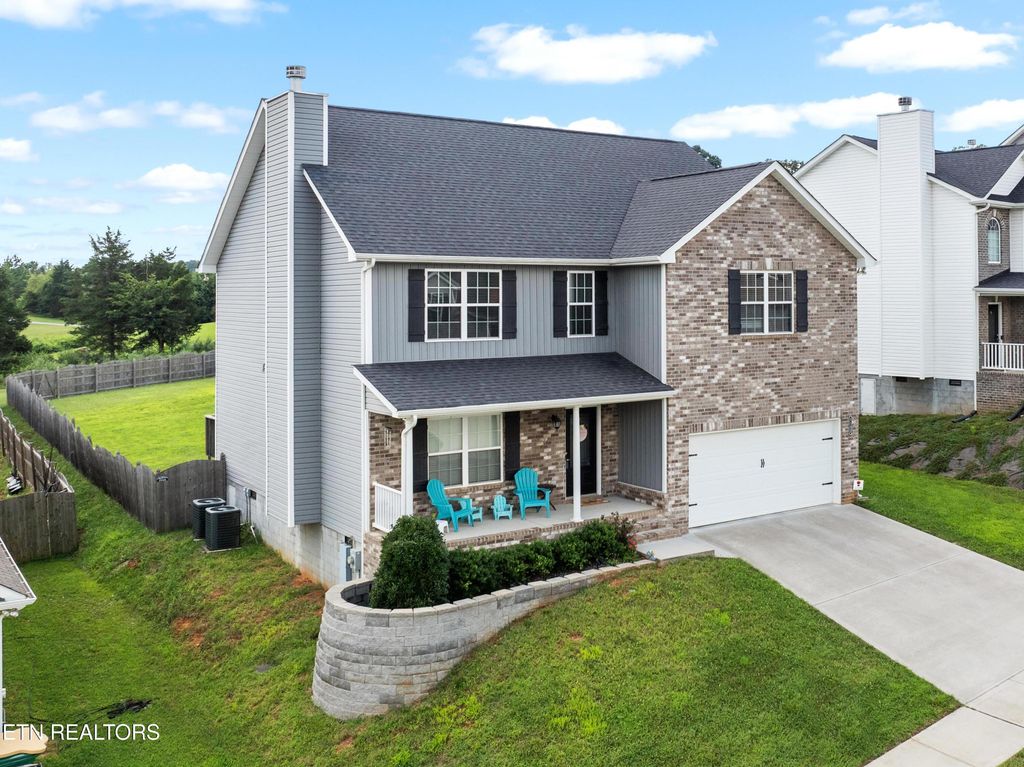 Photo of 1152 Cloud View Drive, Powell, TN 37849 (MLS # 1306439)