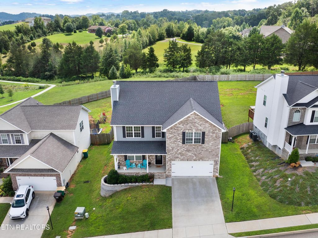 Photo of 1152 Cloud View Drive, Powell, TN 37849 (MLS # 1306439)