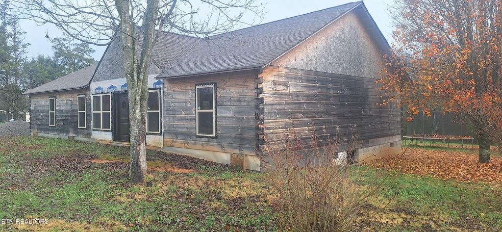 Photo of 580 Meadow View Lane, Madisonville, TN 37354 (MLS # 1322519)