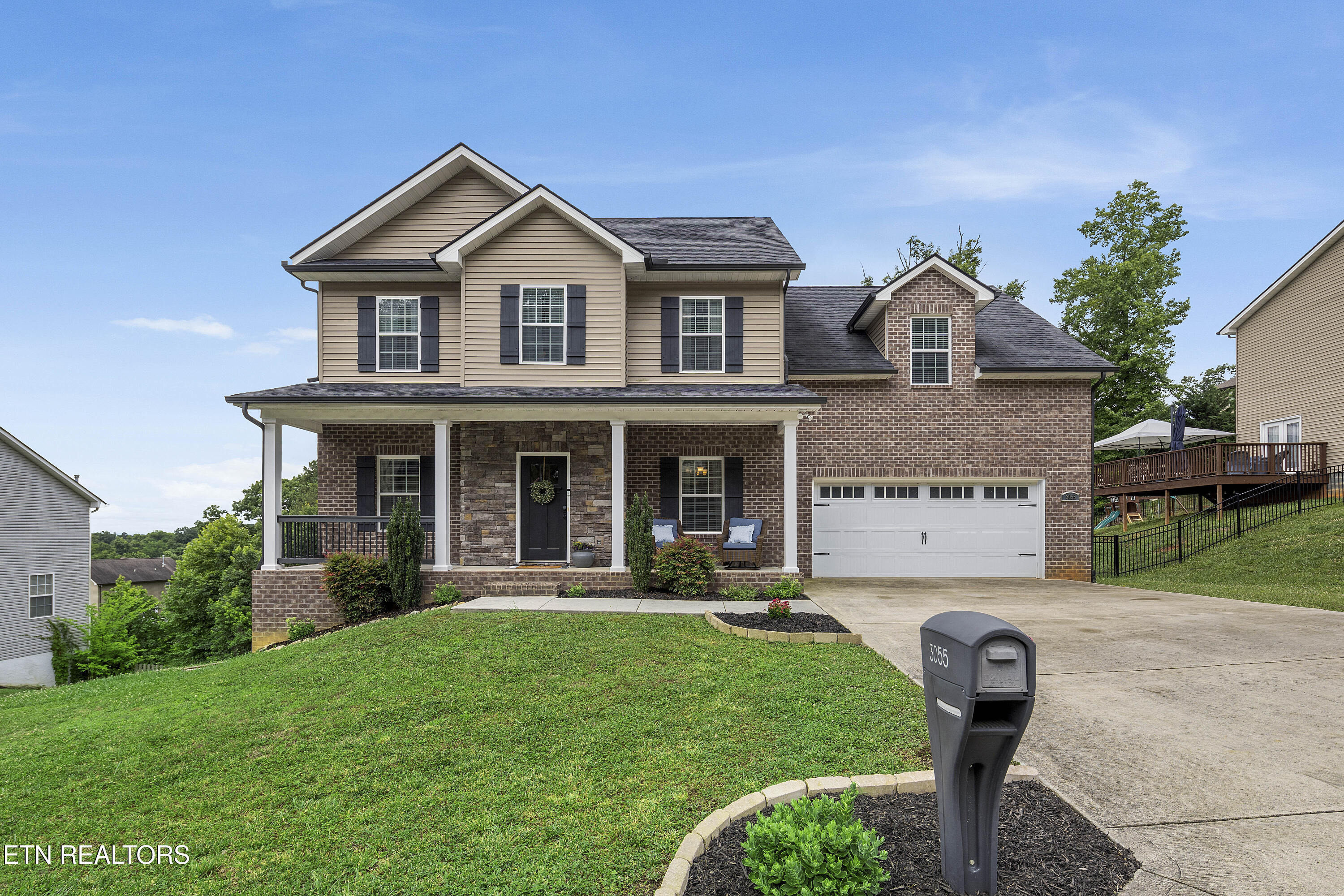 Photo 1 of 31 — 3055 Oakwood Hills Lane, Knoxville, TN 37931