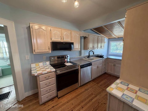 Tiny photo for 611 Phillips Ave, Knoxville, TN 37920 (MLS # 1356190)