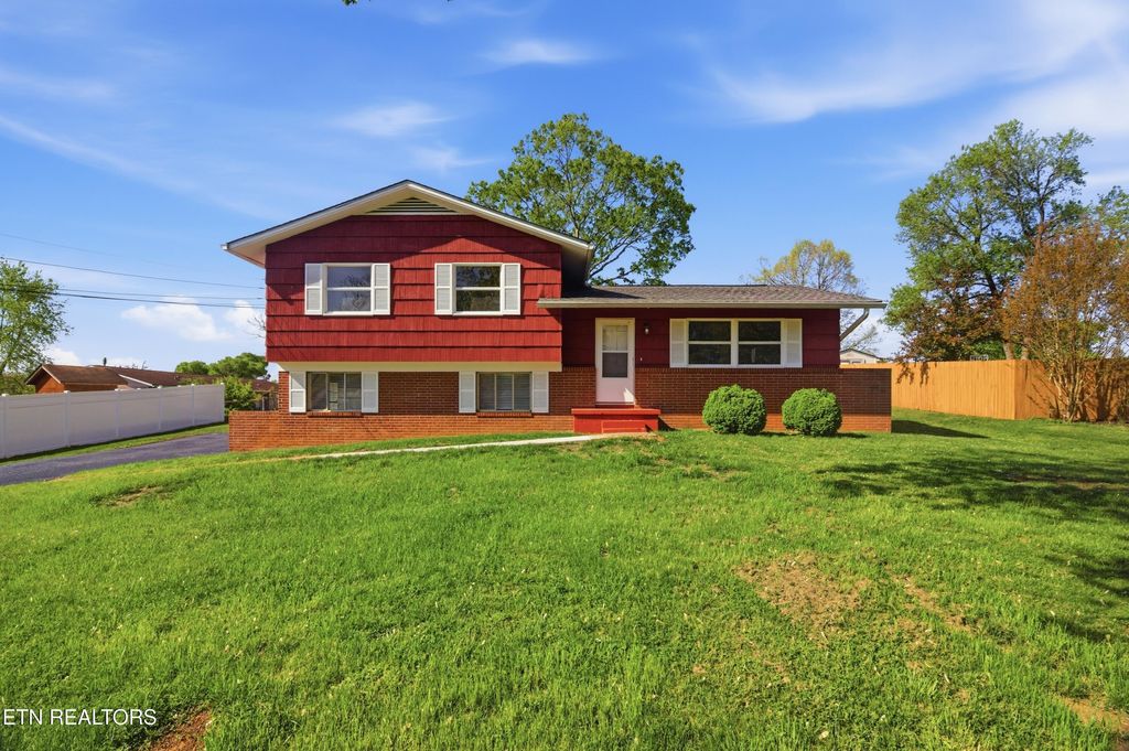 Photo of 3216 Lineback Rd, Knoxville, TN 37921 (MLS # 1337125)