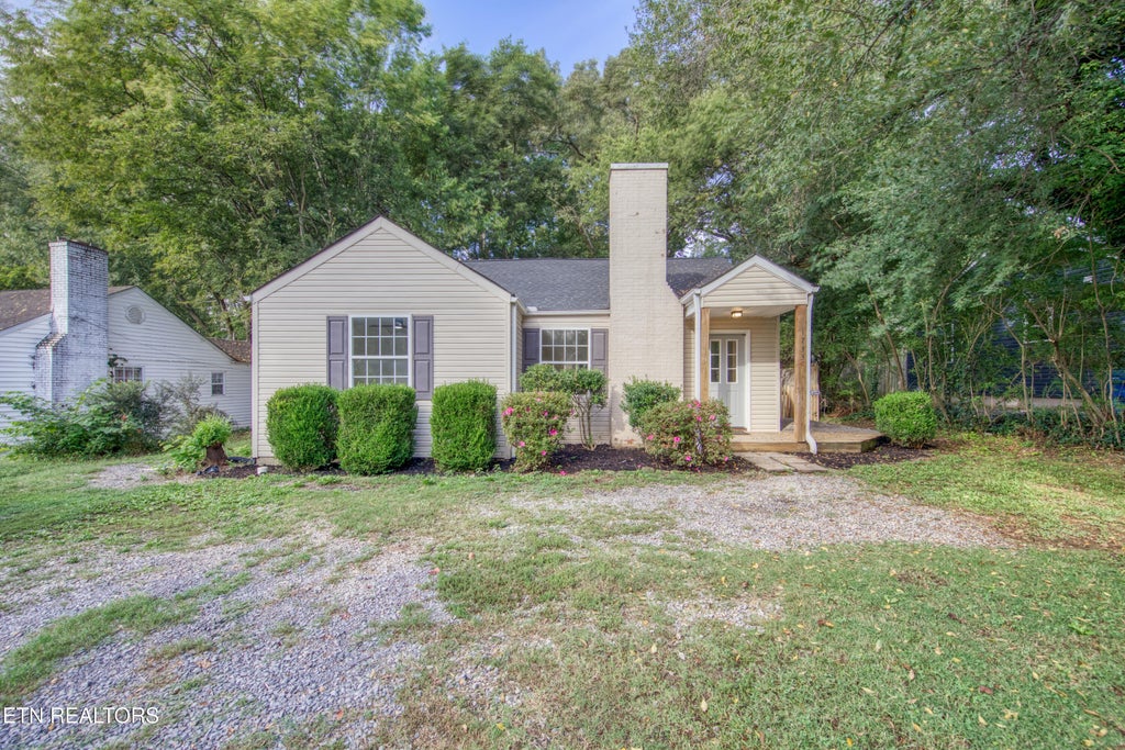 Photo of 1733 Dalton St, Alcoa, TN 37701 (MLS # 1358159)