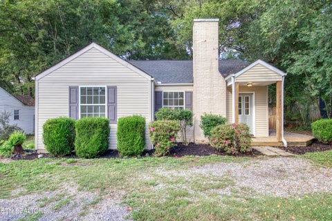 Photo of 1733 Dalton St, Alcoa, TN 37701 (MLS # 1358159)