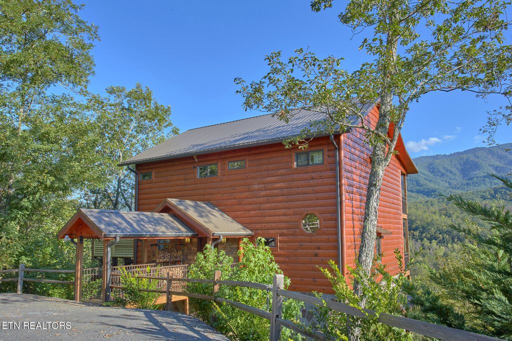 Photo of 4310 Firefly View Way, Gatlinburg, TN 37738 (MLS # 1340102)
