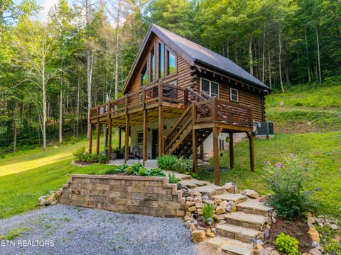 Photo of 3336 Waldens Creek Rd, Sevierville, TN 37862 (MLS # 1347782)