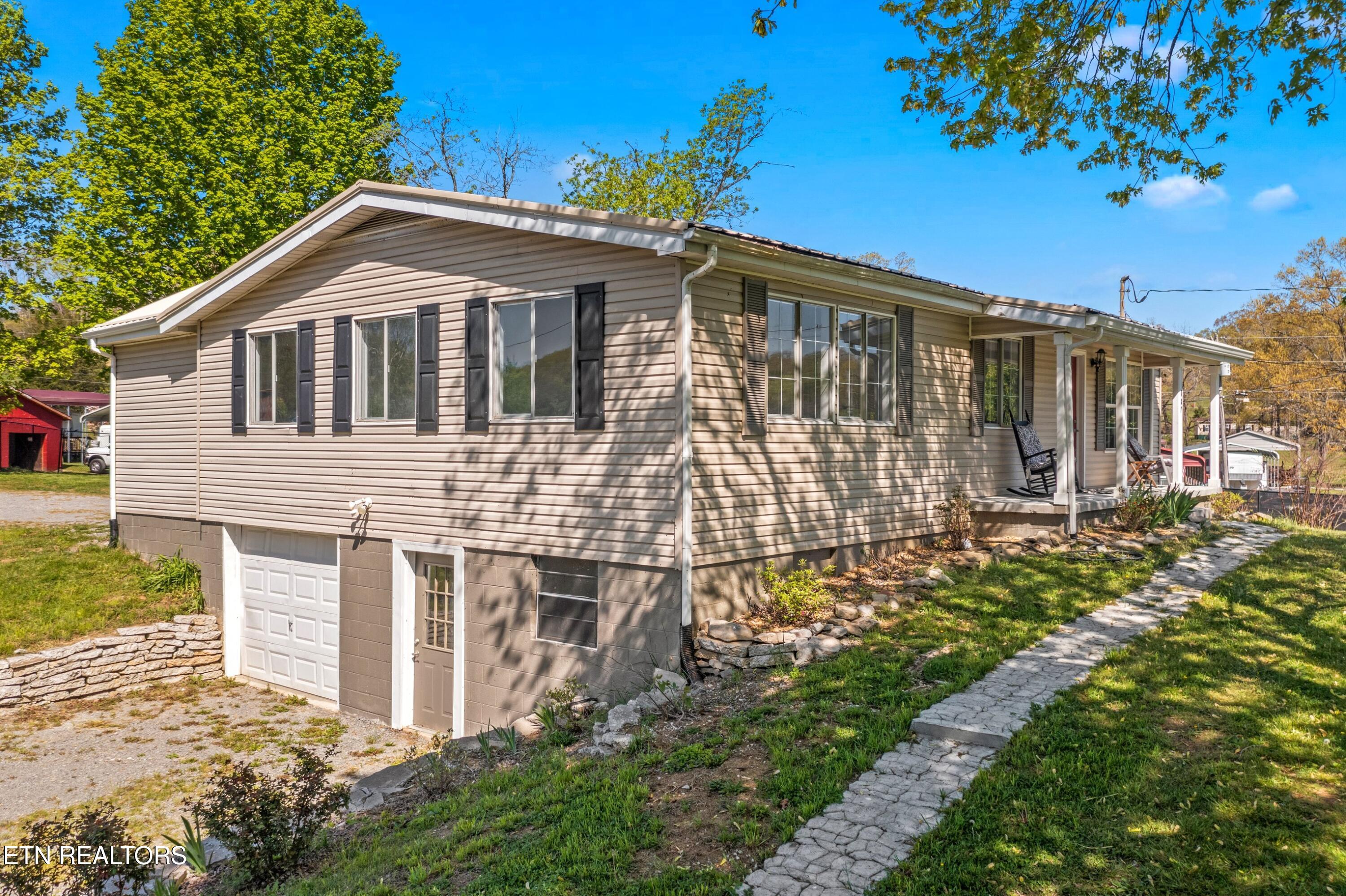 887 Rocky Summit Rd