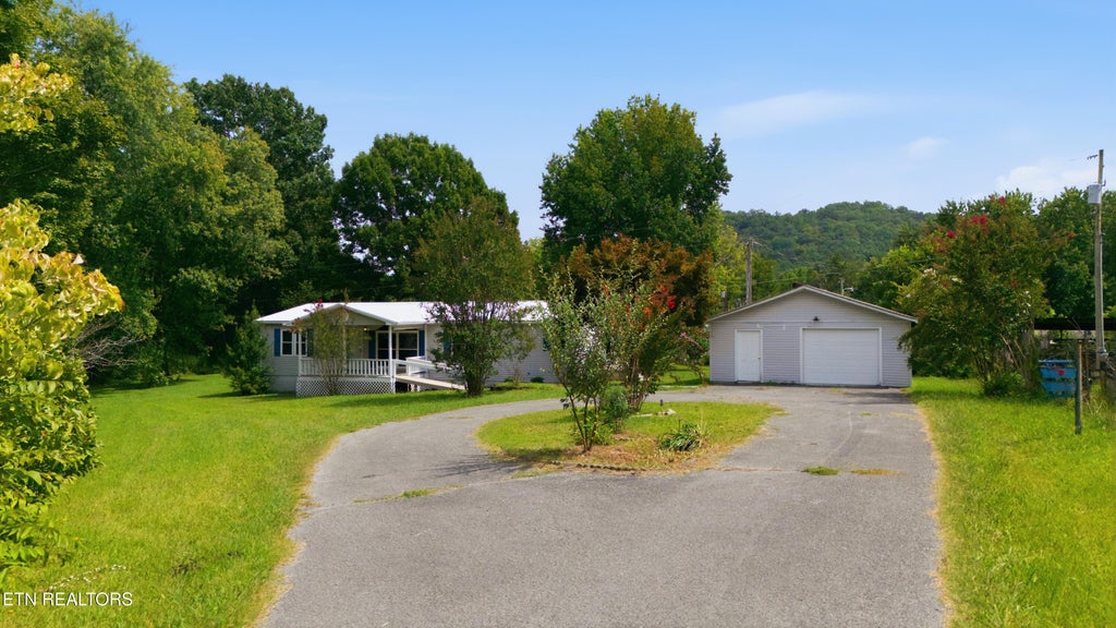 Photo of 5275 Tennessee 33, New Tazewell, TN 37825 (MLS # 1353864)