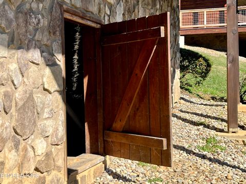 Tiny photo for 1653 Little Cabin Loop, Sevierville, TN 37862 (MLS # 1322996)