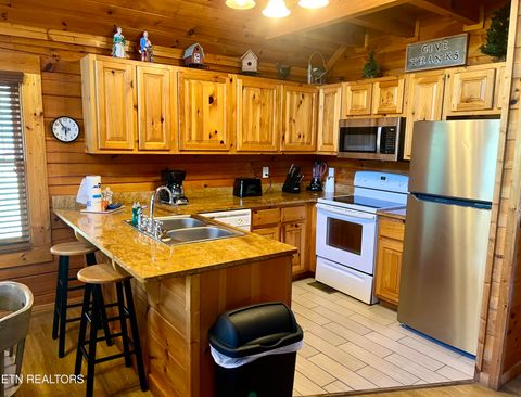 Tiny photo for 1653 Little Cabin Loop, Sevierville, TN 37862 (MLS # 1322996)