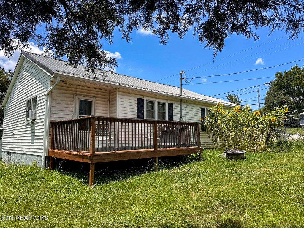 Photo of 2105 Walnut St, White Pine, TN 37890 (MLS # 1349769)