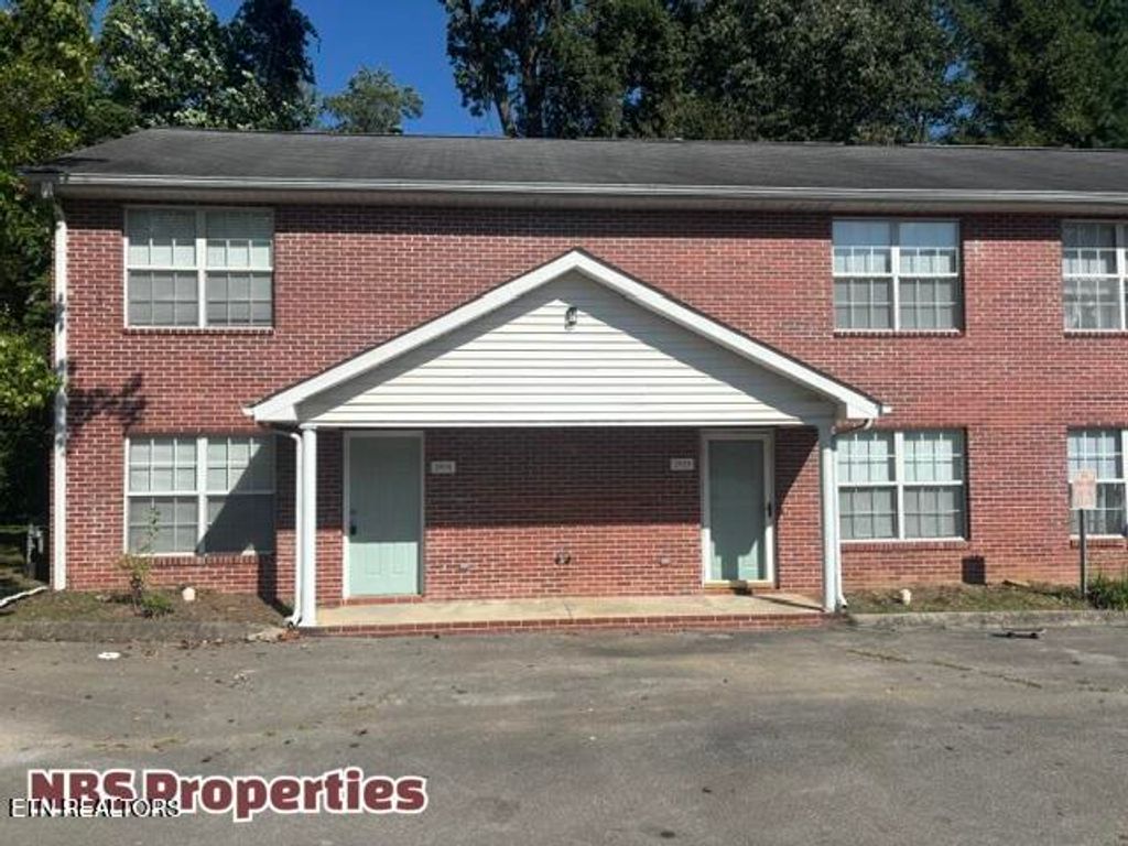 Photo of 2934 NE Colt Drive, Knoxville, TN 37918 (MLS # 1331189)