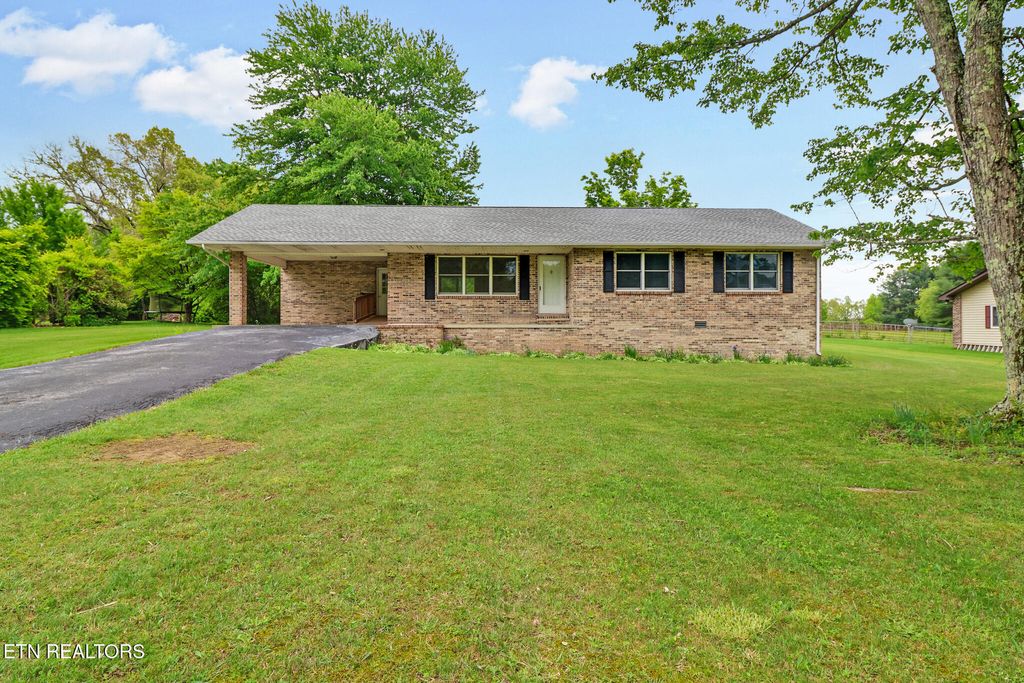 Photo of 188 Lincoln St, Crossville, TN 38572 (MLS # 1300010)