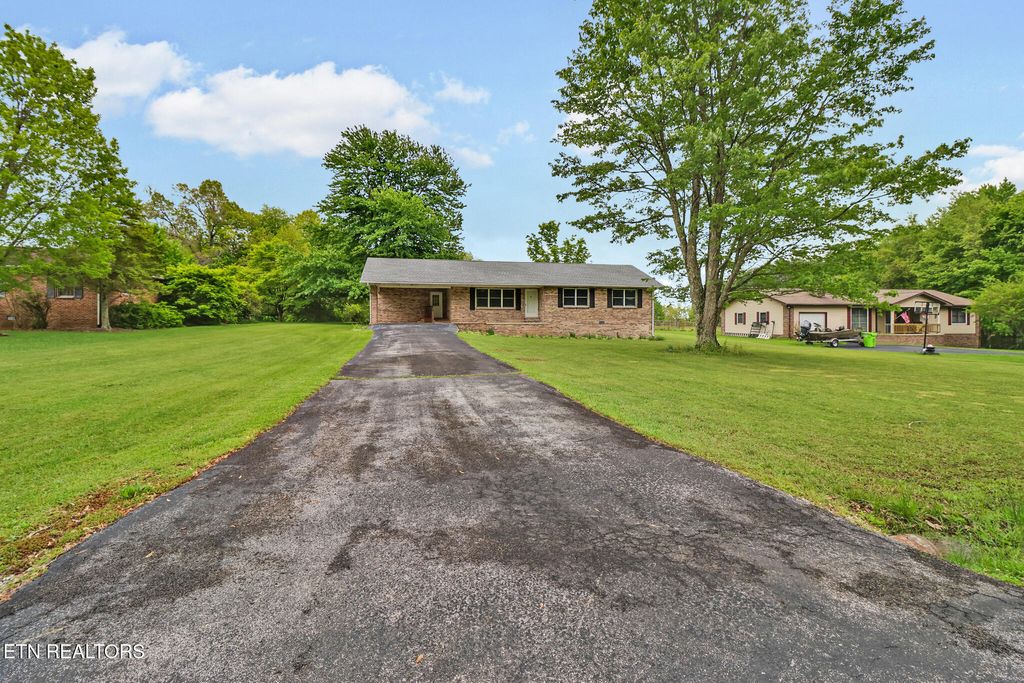 Photo of 188 Lincoln St, Crossville, TN 38572 (MLS # 1300010)