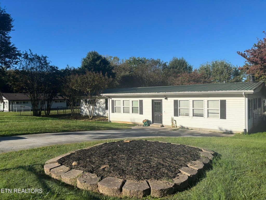 Photo of 1805 Rambling Rd, Knoxville, TN 37912 (MLS # 1318489)