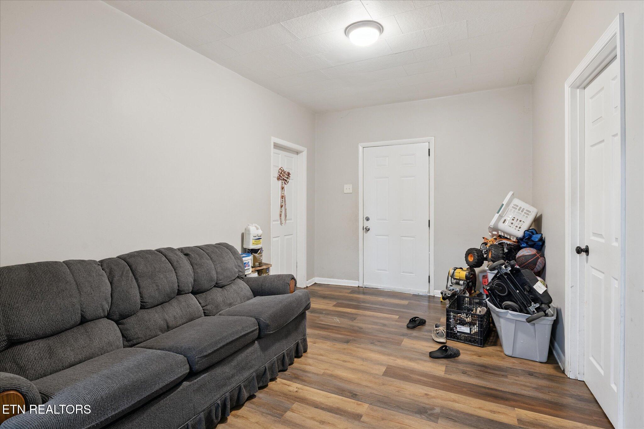 400 W W 2nd Ave