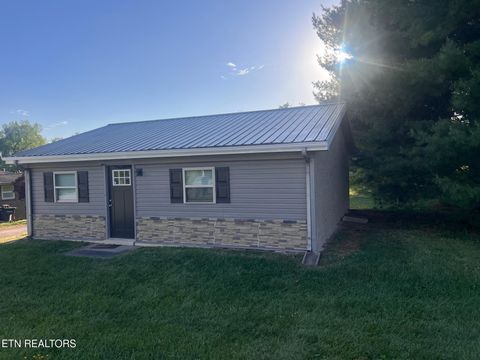 Photo of 518 Pine Ave, Cookeville, TN 38501 (MLS # 1337561)