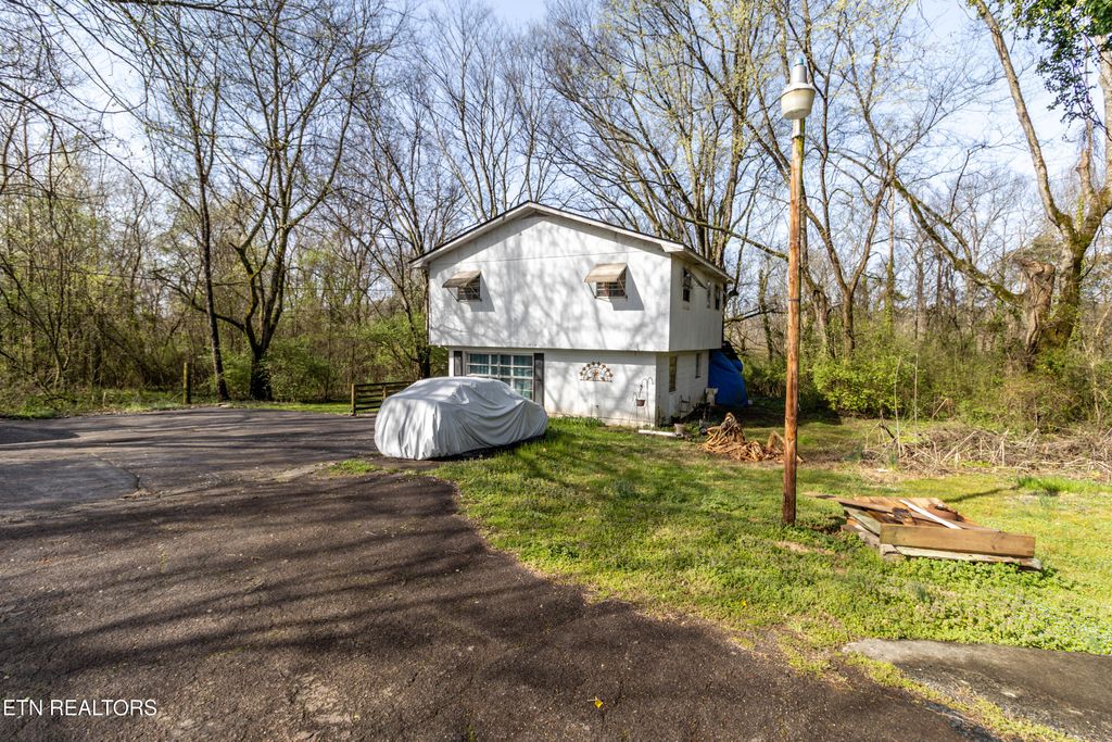 Photo of 4717 Old Knoxville Hwy, Rockford, TN 37853 (MLS # 1305221)